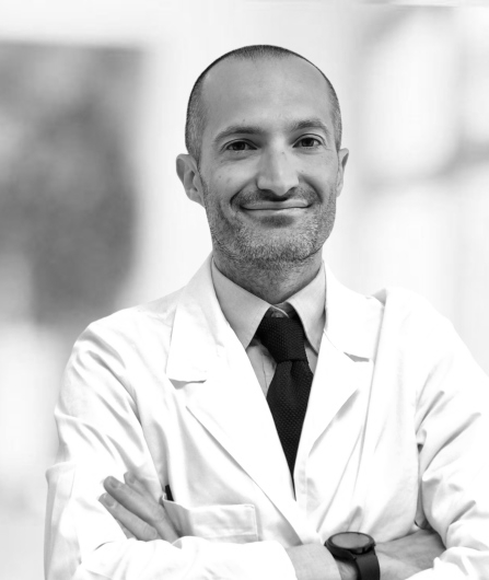 Foto sorridente del dott. Scalone.